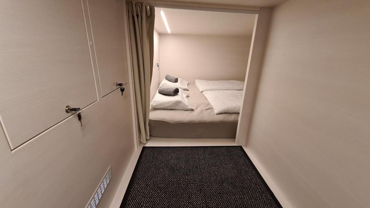 Cabin Hostel Любляна Экстерьер фото
