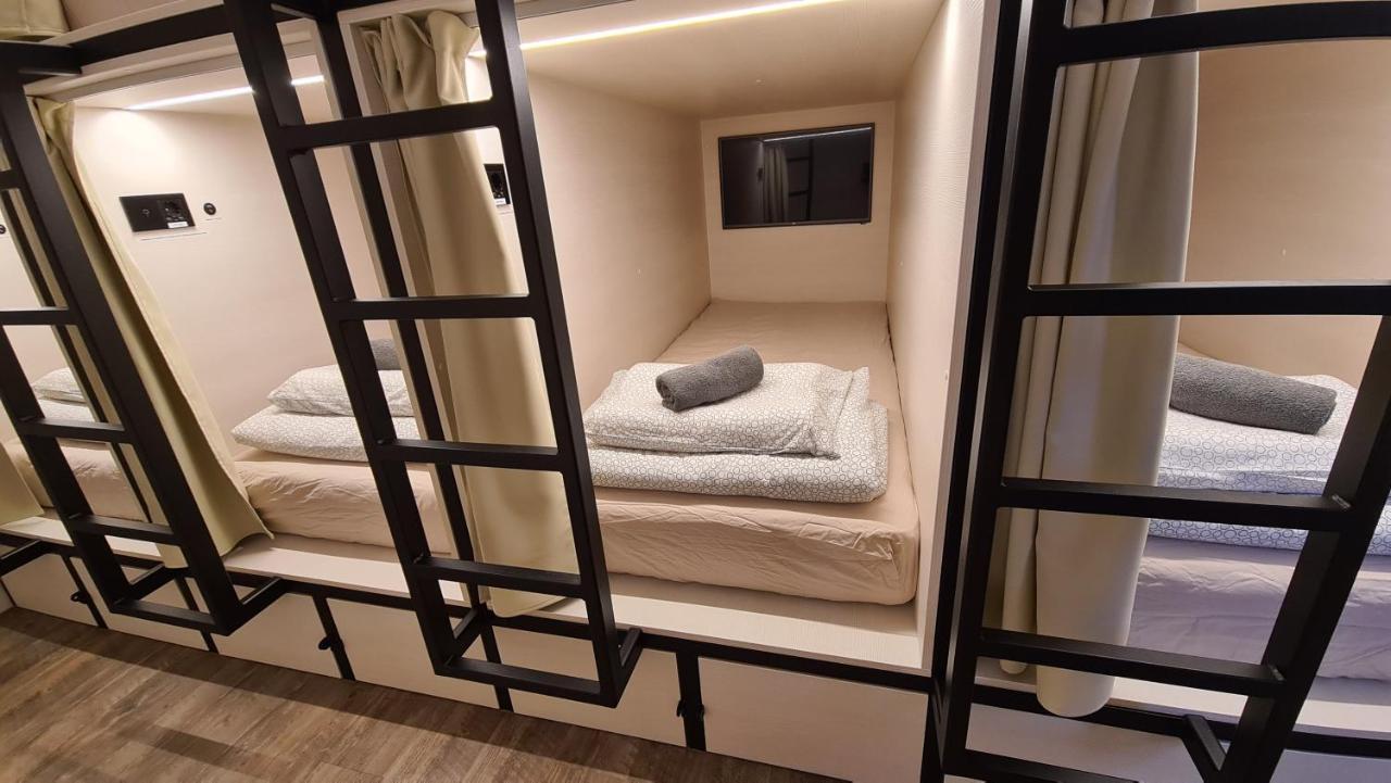 Cabin Hostel Любляна Экстерьер фото