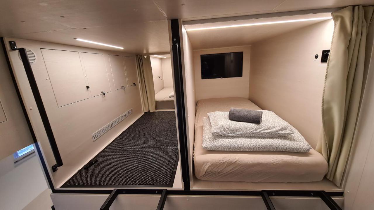 Cabin Hostel Любляна Экстерьер фото