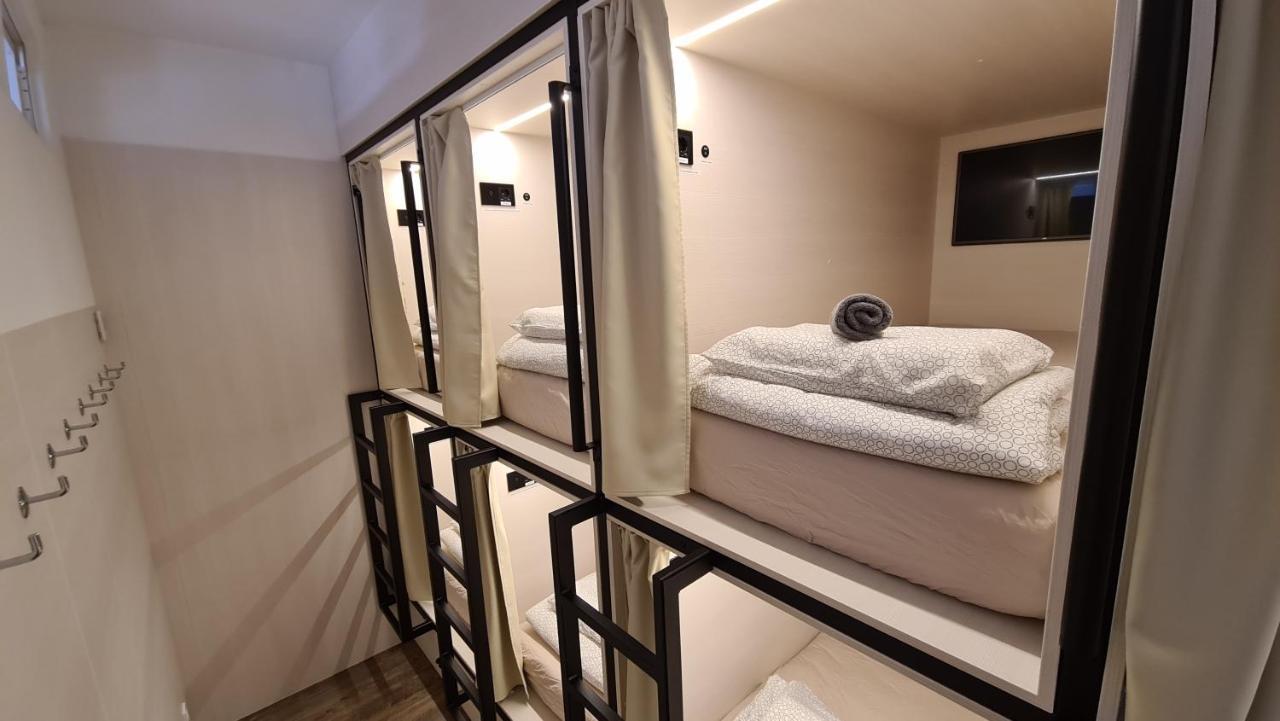 Cabin Hostel Любляна Экстерьер фото